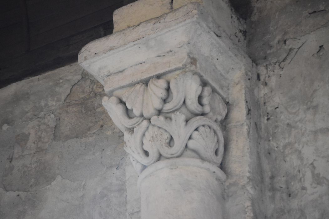 église abbatiale, détail d’un chapiteau sculpté