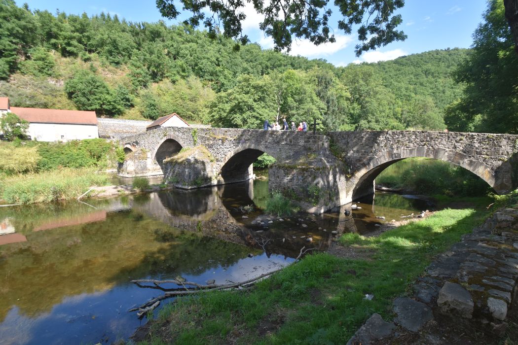 vue générale depuis l’aval sur la rive ouest