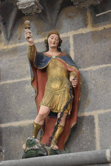 statue : Saint Michel terrassant le dragon