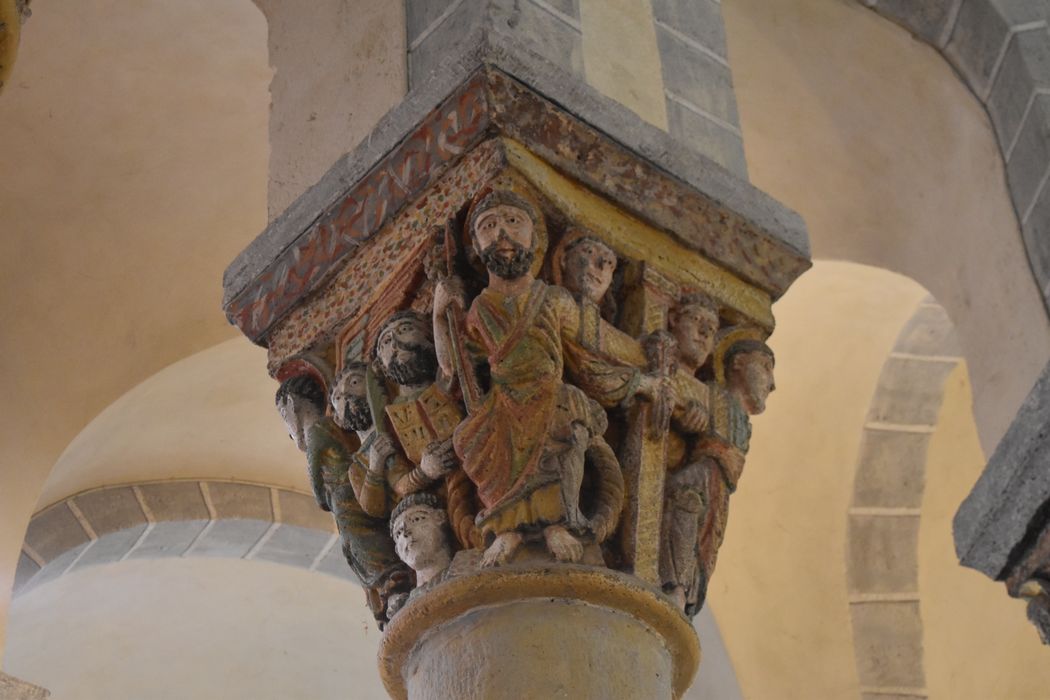 choeur, détail d’un chapiteau sculpté