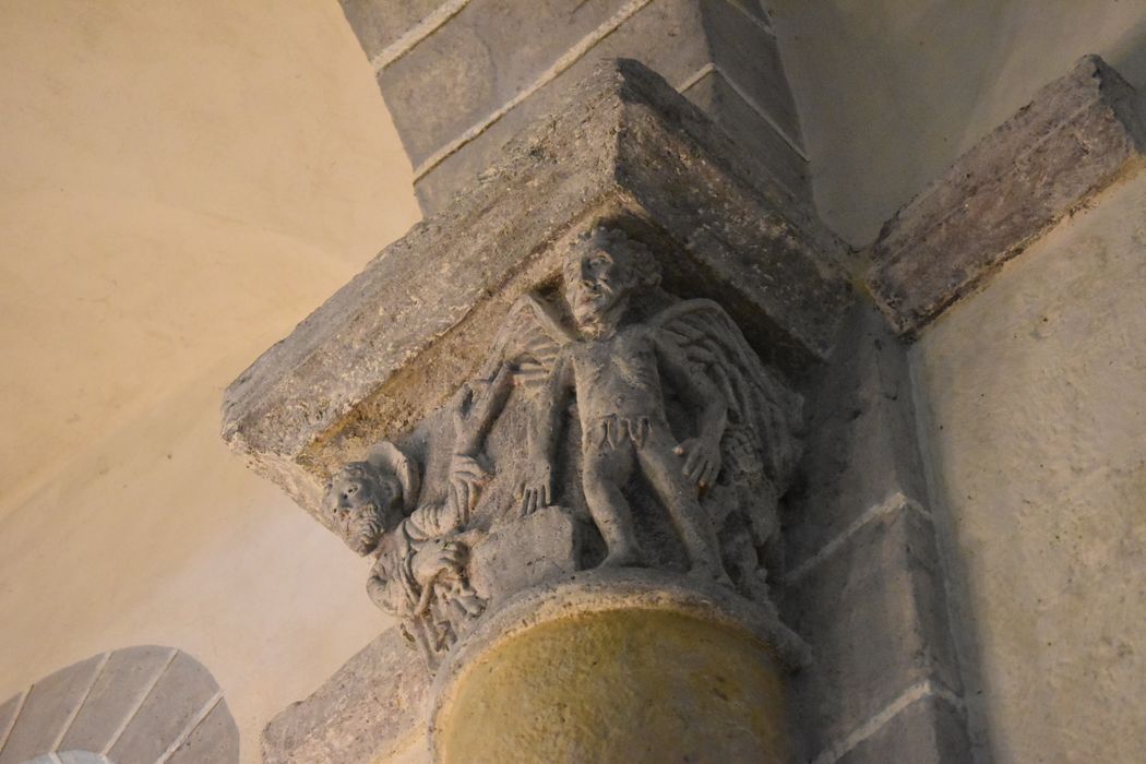 détail d’un chapiteau sculpté