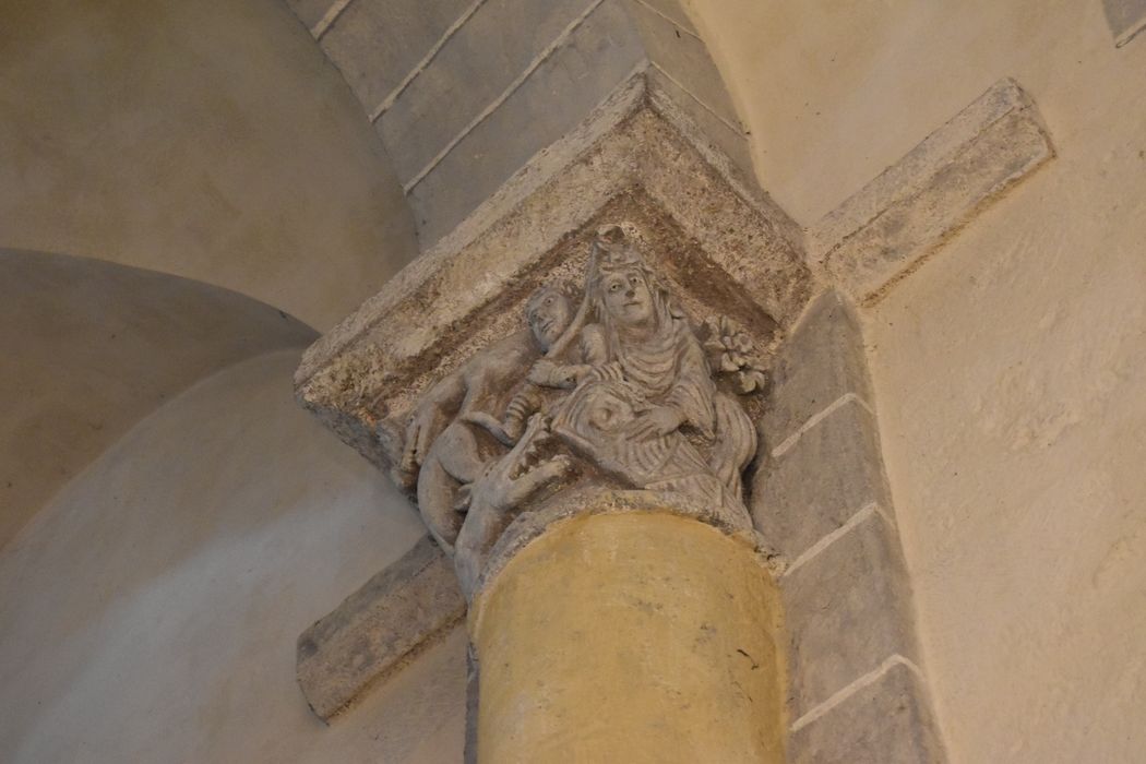 détail d’un chapiteau sculpté