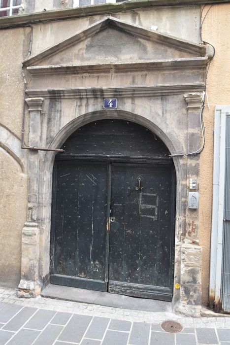 portail d’accès sur rue