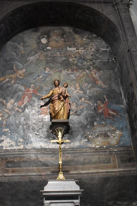 statue : Vierge à l’Enfant