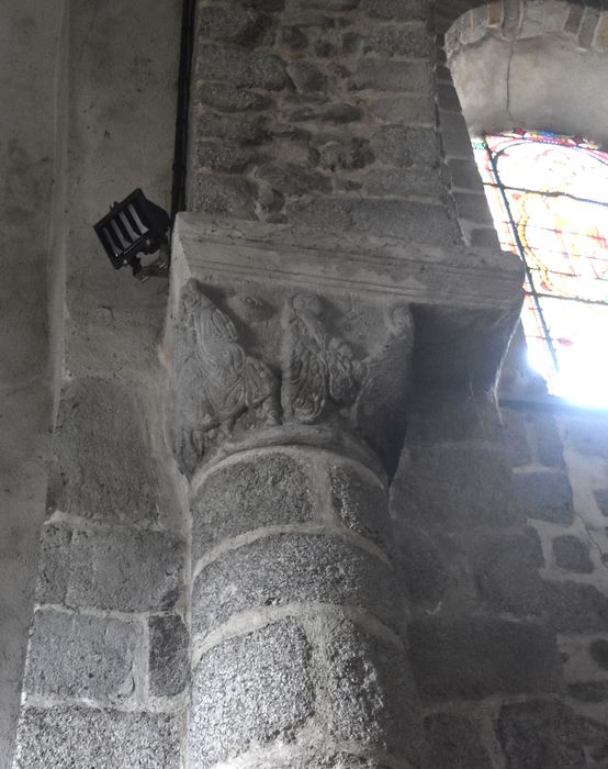 détail d’un chapiteau sculpté