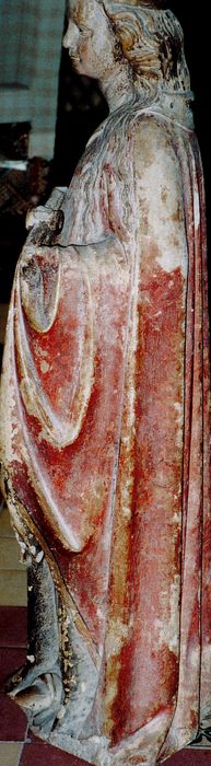 statue : Sainte Catherine, profil gauche