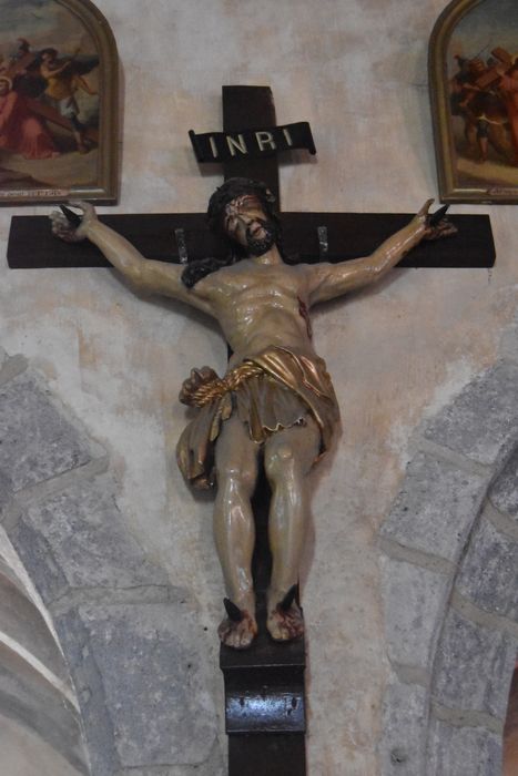 statue : Christ en croix