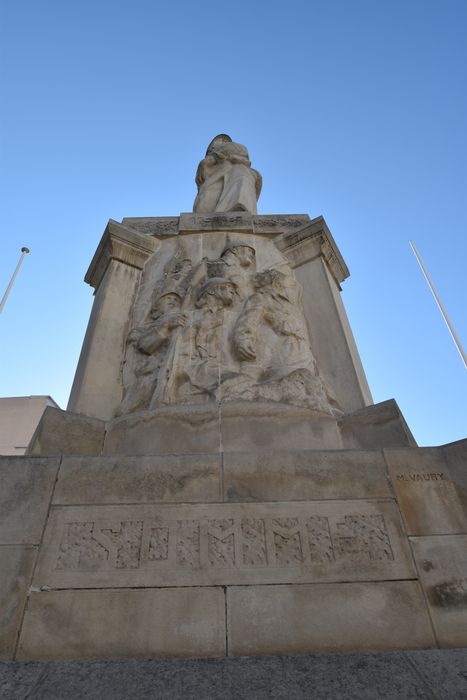 vue partielle du monument