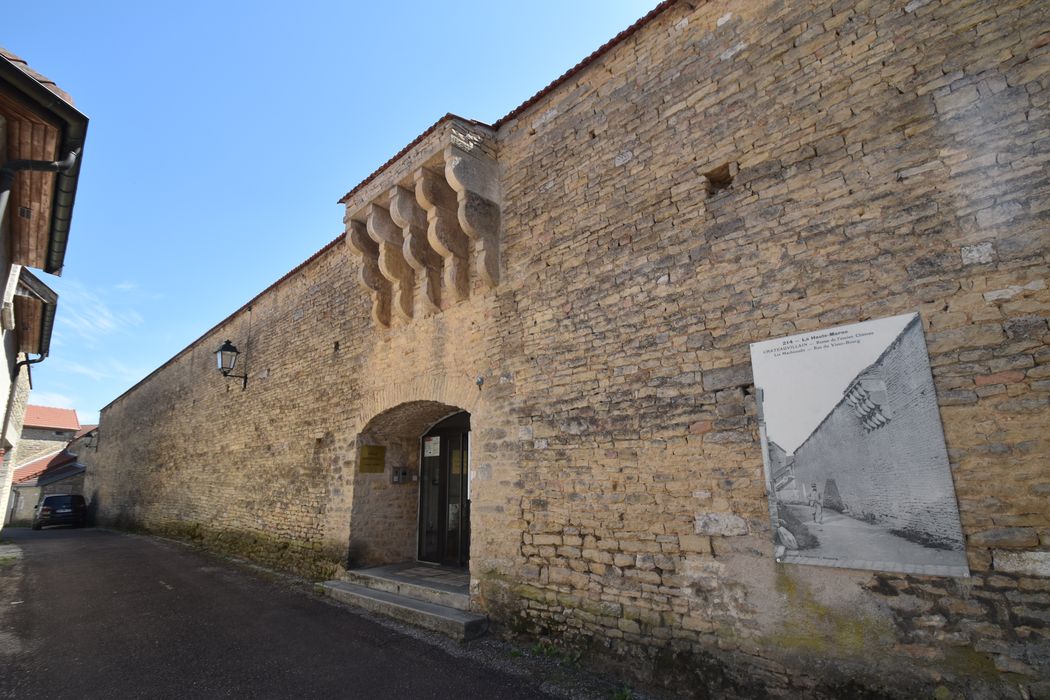 bâtiment nord sur la rue du Vieux-Bourg, façade nord