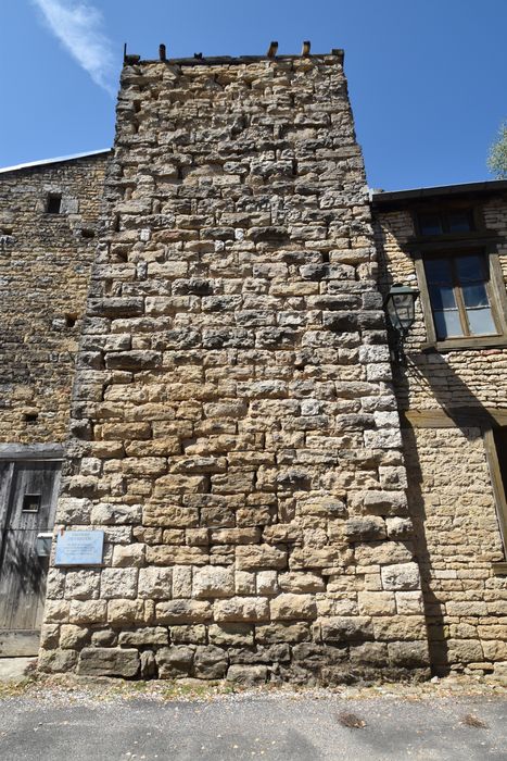 ancienne tour sur la rue des Récollets