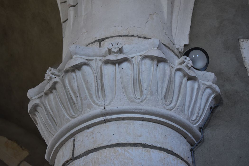 nef, détail d’un chapiteau