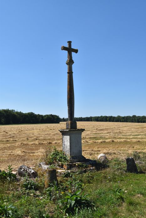 vue générale de la croix dans son environnement