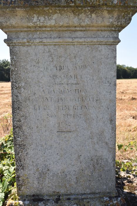 détail de l’inscription sur le socle