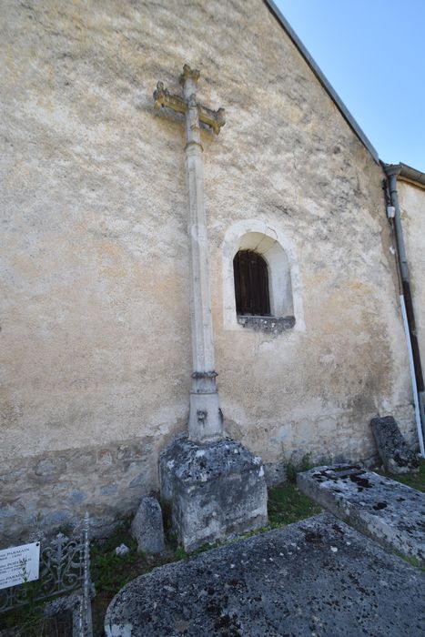 vue générale de la croix