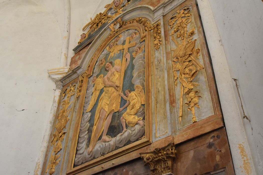 retable du maître-autel, bas-relief : Anges portant la croix