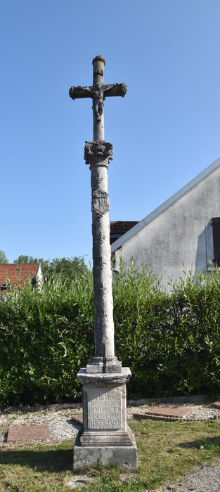 vue générale de la croix