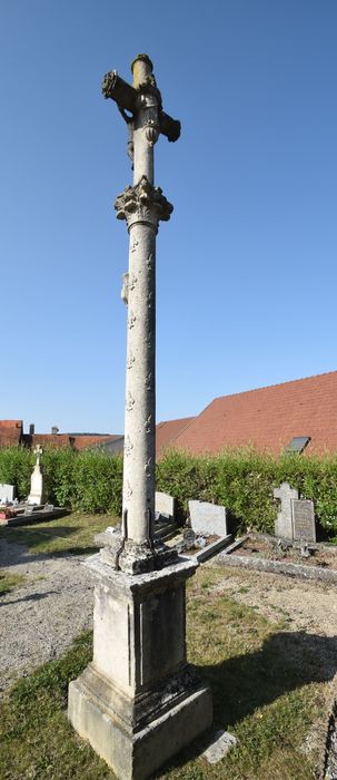 vue générale de la croix