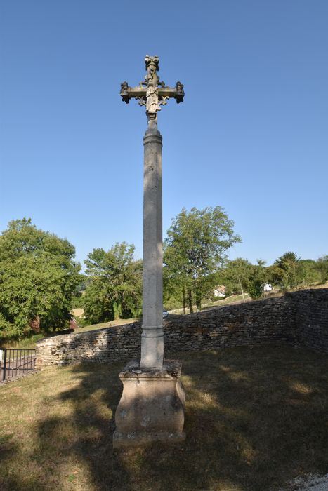 vue générale de la croix