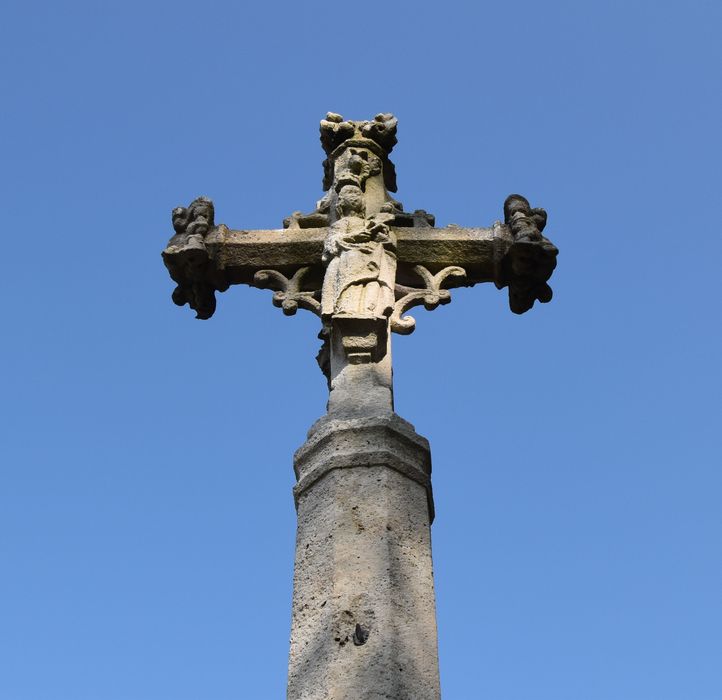 vue partielle de la croix