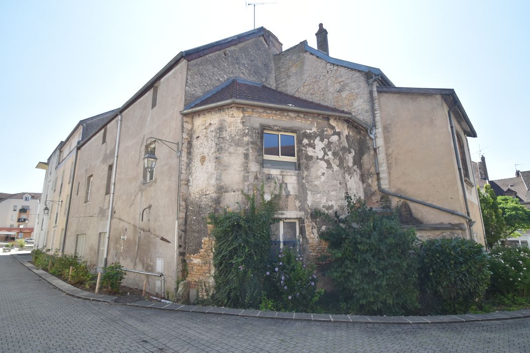 façades postérieures sur rue