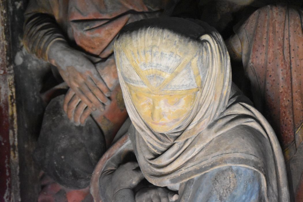 groupe sculpté (grandeur nature) : Mise au tombeau, détail