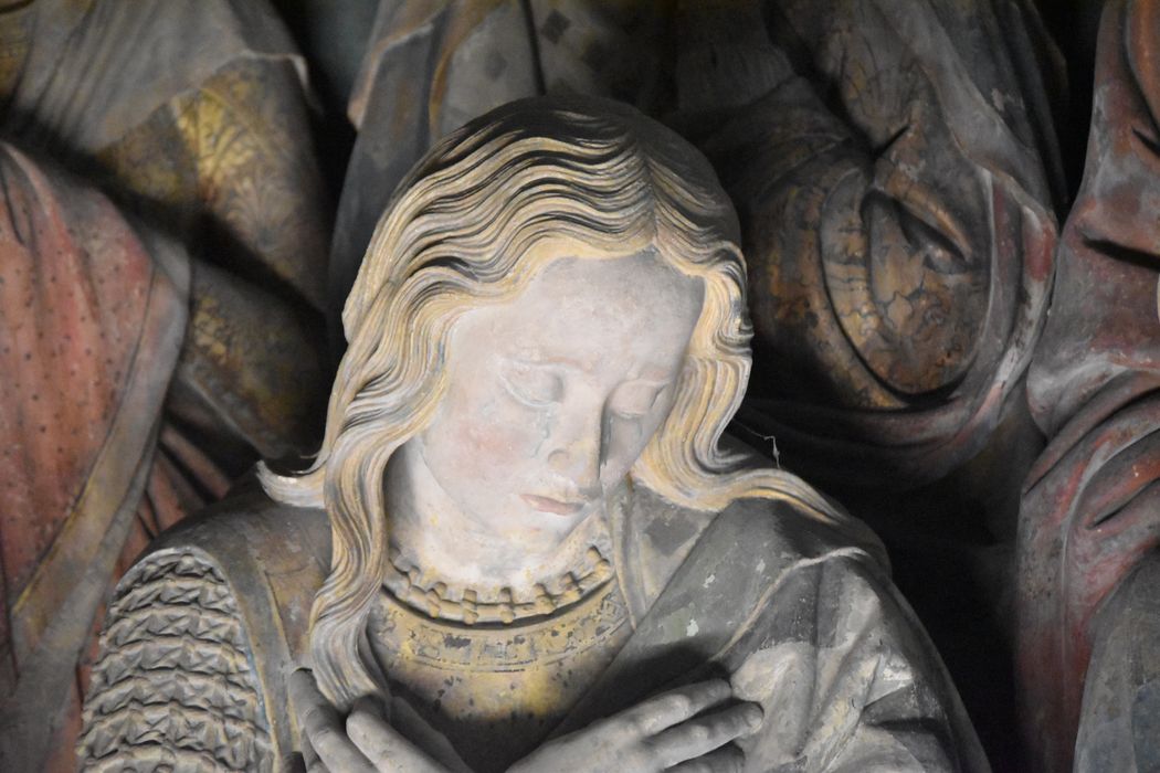 groupe sculpté (grandeur nature) : Mise au tombeau, détail