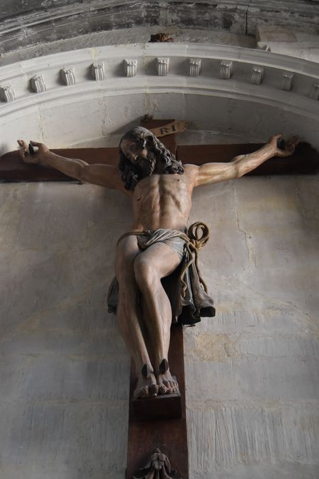 statue : Christ en croix
