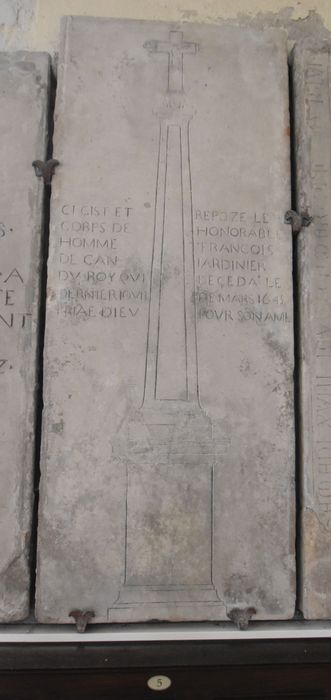 dalle funéraire de François de Can, jardinier du Roi (n°5)