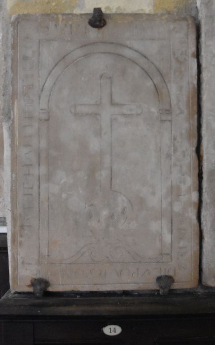 dalle funéraire de Clément Mortillon (n°14)