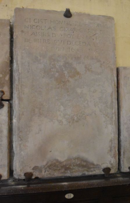 dalle funéraire de Nicolas Girar, garde des plaisirs du Roi (n°22)