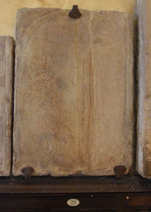 dalle funéraire de Claude Cotre (n°25)