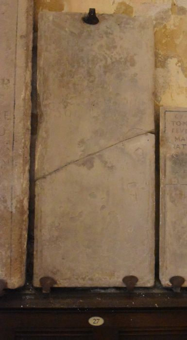 dalle funéraire de Nicolle Saincton (n°27)
