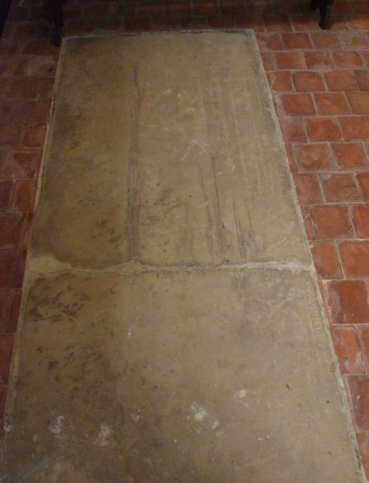 dalle funéraire de Mathieu (n°32)