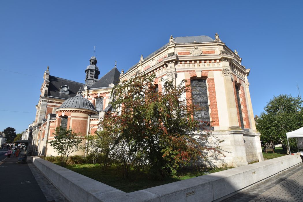 chevet orienté au nord-est