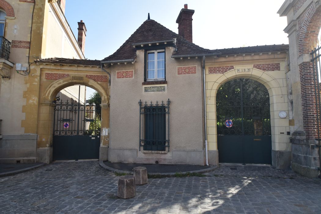 portails et pavillon d’entrée
