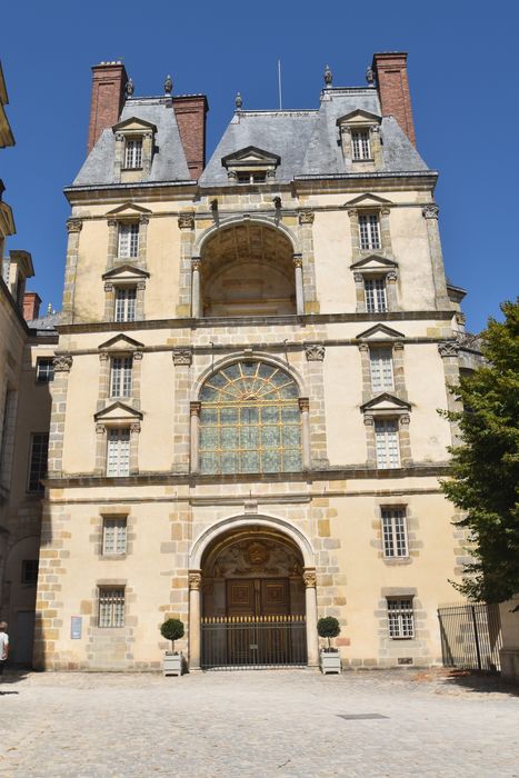 Porte dorée, élévation sud