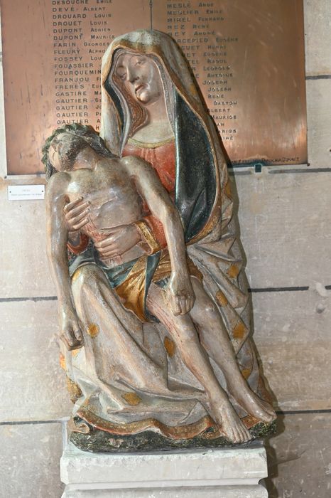 groupe sculpté : Vierge de pitié