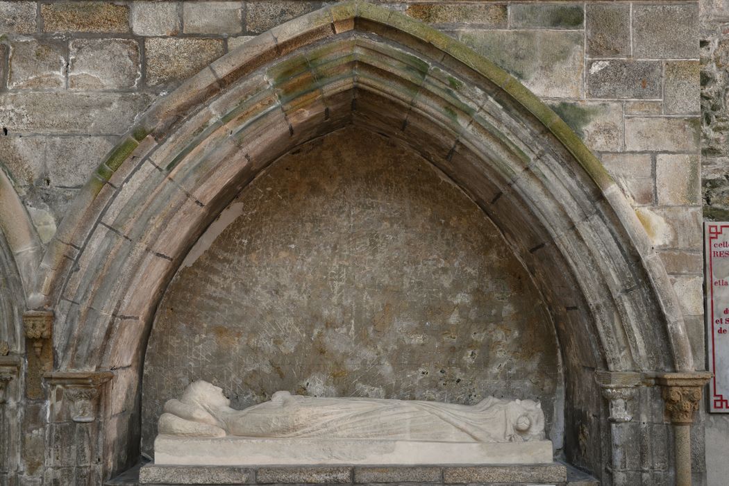 dalle funéraire de Marguerite d’Avangour