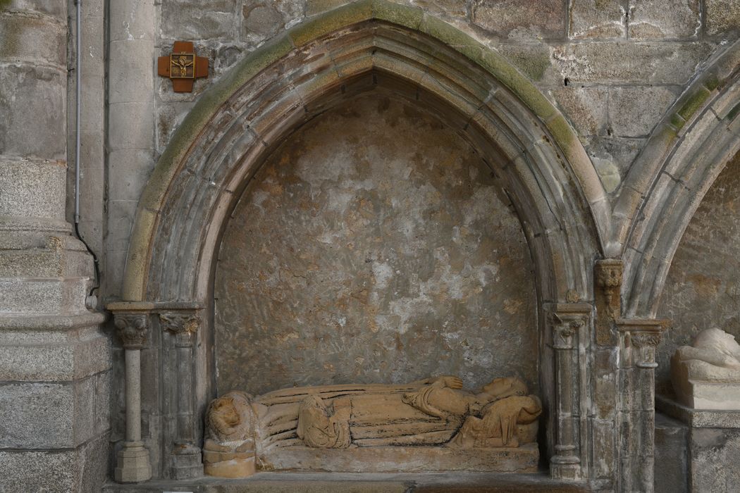dalle funéraire de Gervaise de Dinan