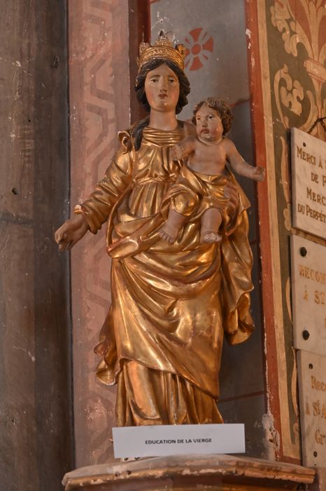 Statue : Vierge couronnée à l'Enfant