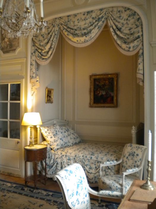 chambre de jeune fille de la marquise de Maillé