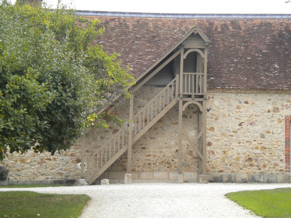 communs, escalier d’accès extérieur aux combles