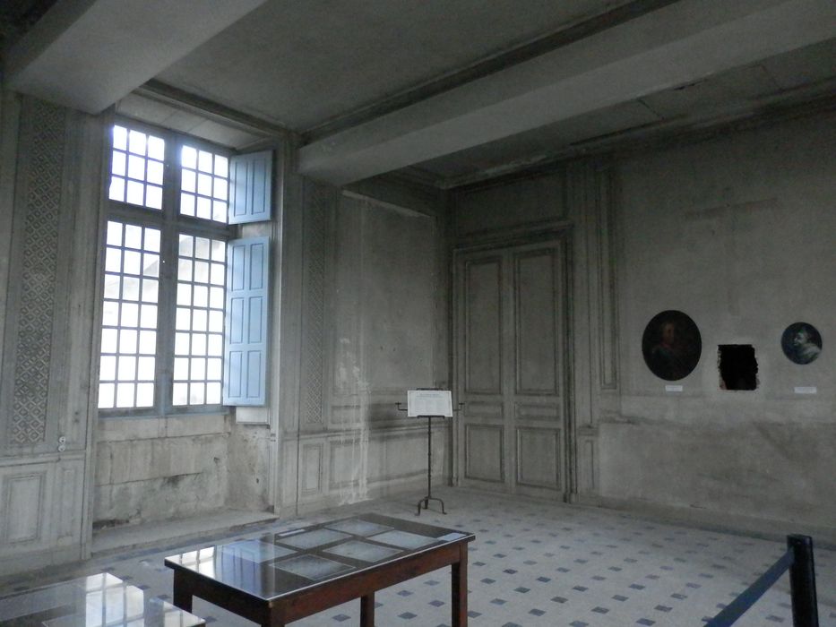 rez-de-chaussée, grande salle