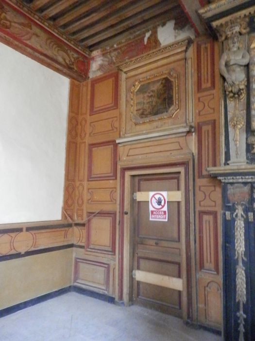 rez-de- chaussée, ancien salon dit salon doré, vue partielle des lambris de revêtement dans l’angle sud-est