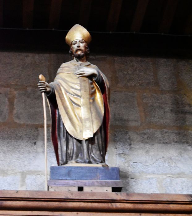 statue : Saint évêque non identifié