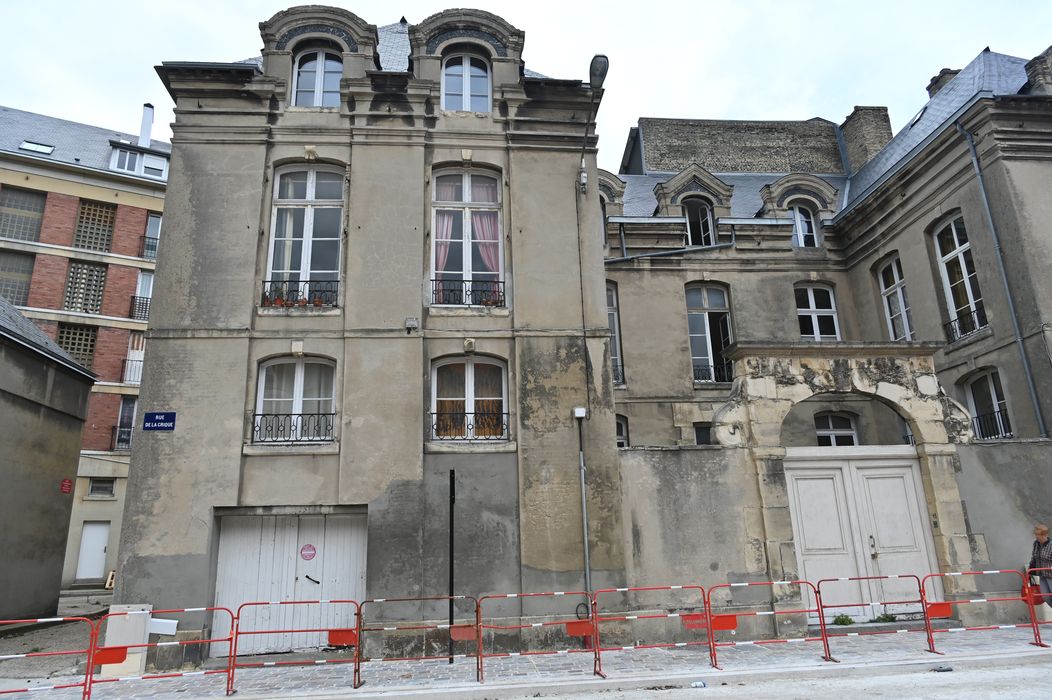 façade est sur rue de l’aile sud