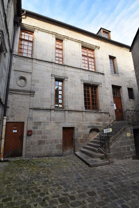 façade est sur la cour intérieure