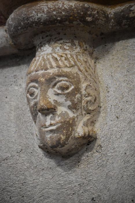 nef, détail d’une console sculptée