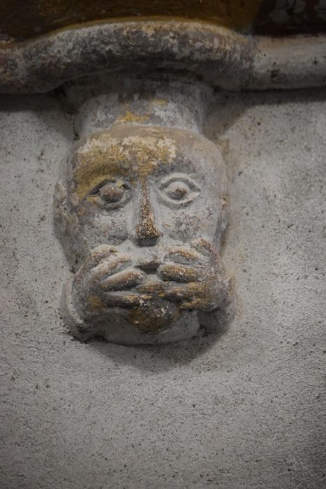 nef, détail d’une console sculptée