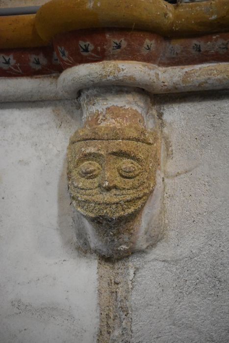 nef, détail d’une console sculptée